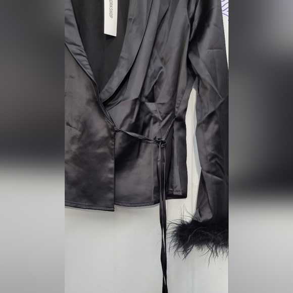 NWT Women's Elegant Knot Collar Neck Long Sleeve Wrap Satin Blouse Size Medium - Picture 8 of 10